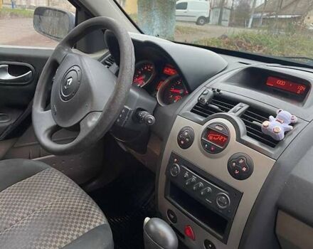 Синий Рено Меган, объемом двигателя 2 л и пробегом 251 тыс. км за 4900 $, фото 5 на Automoto.ua
