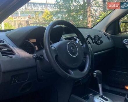 Синій Рено Меган, об'ємом двигуна 2 л та пробігом 156 тис. км за 4800 $, фото 20 на Automoto.ua