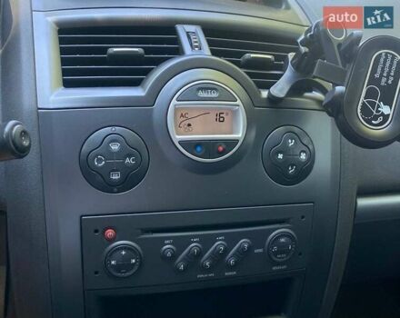 Синій Рено Меган, об'ємом двигуна 2 л та пробігом 156 тис. км за 4800 $, фото 12 на Automoto.ua