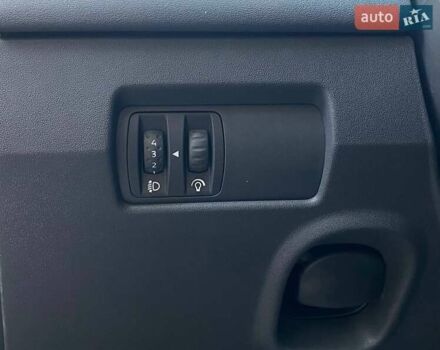 Синій Рено Меган, об'ємом двигуна 2 л та пробігом 156 тис. км за 4800 $, фото 21 на Automoto.ua