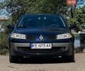Синій Рено Меган, об'ємом двигуна 2 л та пробігом 156 тис. км за 4800 $, фото 4 на Automoto.ua