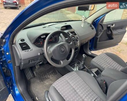 Синий Рено Меган, объемом двигателя 1.6 л и пробегом 194 тыс. км за 5350 $, фото 3 на Automoto.ua