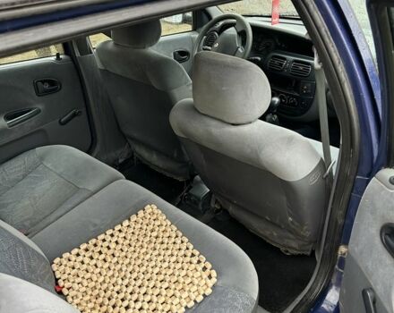 Синий Рено Меган, объемом двигателя 1.6 л и пробегом 270 тыс. км за 1500 $, фото 2 на Automoto.ua