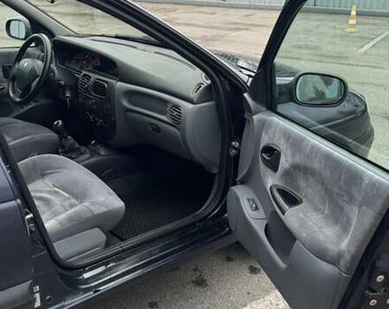 Синий Рено Меган, объемом двигателя 1.6 л и пробегом 310 тыс. км за 3100 $, фото 17 на Automoto.ua