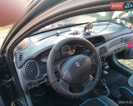 Синий Рено Меган, объемом двигателя 1.4 л и пробегом 420 тыс. км за 2408 $, фото 3 на Automoto.ua