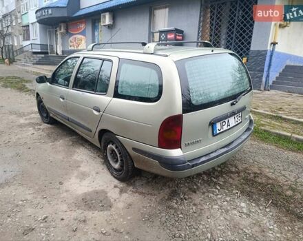 Синий Рено Меган, объемом двигателя 1.9 л и пробегом 260 тыс. км за 1250 $, фото 3 на Automoto.ua