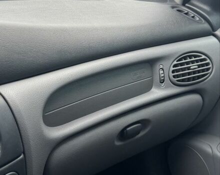 Синий Рено Меган, объемом двигателя 1.6 л и пробегом 310 тыс. км за 3100 $, фото 6 на Automoto.ua