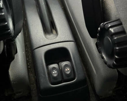 Синий Рено Меган, объемом двигателя 1.6 л и пробегом 310 тыс. км за 3100 $, фото 11 на Automoto.ua