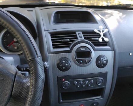 Синий Рено Меган, объемом двигателя 1.6 л и пробегом 247 тыс. км за 5000 $, фото 2 на Automoto.ua