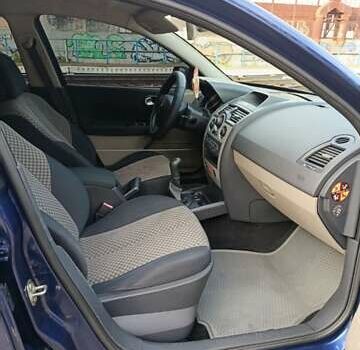 Синий Рено Меган, объемом двигателя 1.6 л и пробегом 250 тыс. км за 4000 $, фото 11 на Automoto.ua