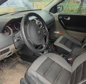 Синий Рено Меган, объемом двигателя 1.6 л и пробегом 217 тыс. км за 5000 $, фото 4 на Automoto.ua