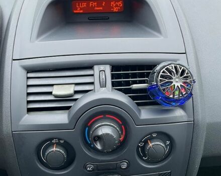 Синій Рено Меган, об'ємом двигуна 1.6 л та пробігом 230 тис. км за 4700 $, фото 8 на Automoto.ua