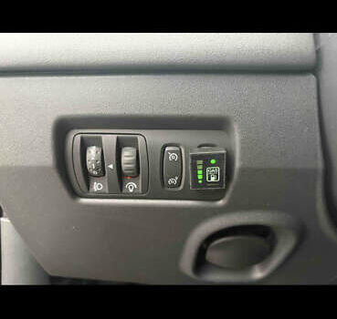 Синій Рено Меган, об'ємом двигуна 1.6 л та пробігом 287 тис. км за 4800 $, фото 9 на Automoto.ua