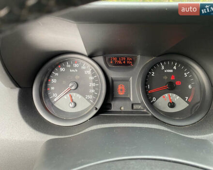 Синий Рено Меган, объемом двигателя 1.6 л и пробегом 198 тыс. км за 5500 $, фото 11 на Automoto.ua