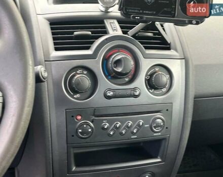 Синій Рено Меган, об'ємом двигуна 1.4 л та пробігом 229 тис. км за 4790 $, фото 18 на Automoto.ua