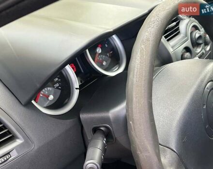 Синій Рено Меган, об'ємом двигуна 1.4 л та пробігом 229 тис. км за 4790 $, фото 17 на Automoto.ua