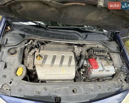 Синий Рено Меган, объемом двигателя 2 л и пробегом 260 тыс. км за 5500 $, фото 19 на Automoto.ua