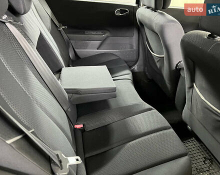 Синий Рено Меган, объемом двигателя 1.6 л и пробегом 195 тыс. км за 5350 $, фото 2 на Automoto.ua