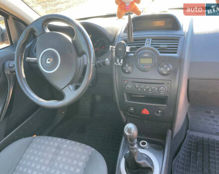 Рено Меган 2006 в Киеве на Automoto.ua Синий Рено Меган, объемом двигателя 1.46 л и пробегом 380 тыс. км за 5400 $, фото 5 на Automoto.ua