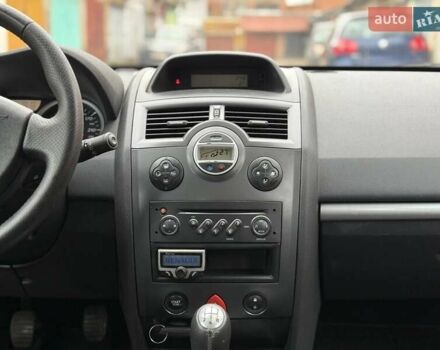 Синий Рено Меган, объемом двигателя 1.6 л и пробегом 151 тыс. км за 5900 $, фото 105 на Automoto.ua