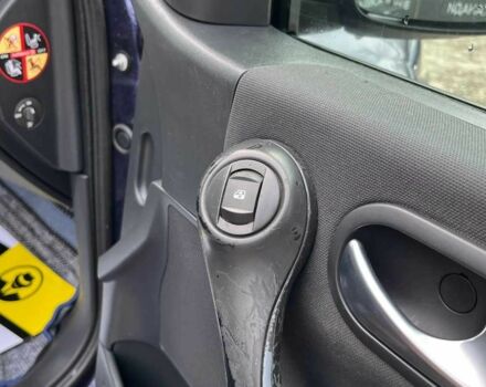 Синий Рено Меган, объемом двигателя 1.6 л и пробегом 227 тыс. км за 4800 $, фото 19 на Automoto.ua