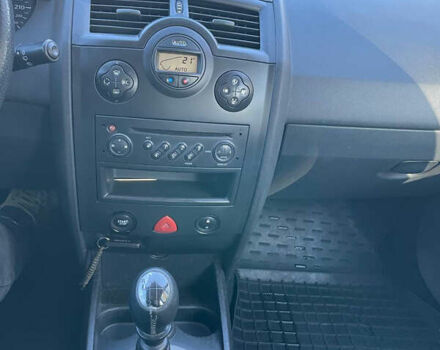 Рено Меган 2006 в Киеве на Automoto.ua Синий Рено Меган, объемом двигателя 1.46 л и пробегом 380 тыс. км за 5400 $, фото 7 на Automoto.ua