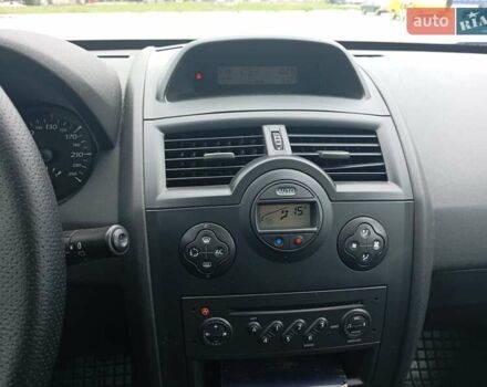 Рено Меган 2006 у Сумах на Automoto.ua Синій Рено Меган, об'ємом двигуна 1.6 л та пробігом 163 тис. км за 5200 $, фото 25 на Automoto.ua
