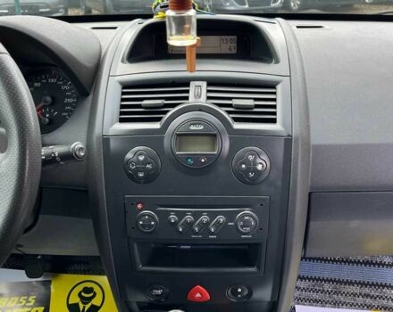 Синий Рено Меган, объемом двигателя 1.6 л и пробегом 227 тыс. км за 4800 $, фото 12 на Automoto.ua