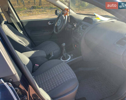 Рено Меган 2006 в Киеве на Automoto.ua Синий Рено Меган, объемом двигателя 1.46 л и пробегом 380 тыс. км за 5400 $, фото 4 на Automoto.ua