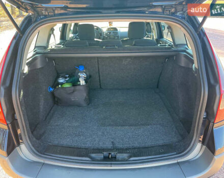 Рено Меган 2006 в Киеве на Automoto.ua Синий Рено Меган, объемом двигателя 1.46 л и пробегом 380 тыс. км за 5400 $, фото 3 на Automoto.ua