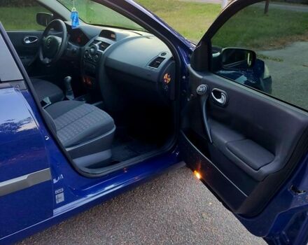 Синий Рено Меган, объемом двигателя 1.6 л и пробегом 218 тыс. км за 5500 $, фото 5 на Automoto.ua