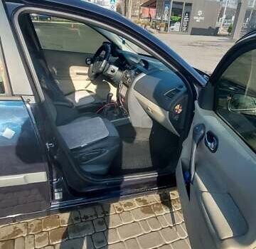 Рено Меган 2007 в Харькове на Automoto.ua Синий Рено Меган, объемом двигателя 1.6 л и пробегом 170 тыс. км за 5200 $, фото 4 на Automoto.ua