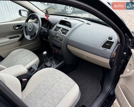 Синий Рено Меган, объемом двигателя 1.6 л и пробегом 184 тыс. км за 5500 $, фото 12 на Automoto.ua