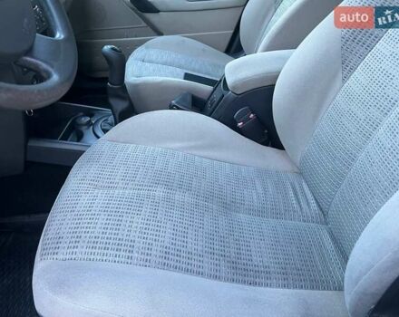 Синий Рено Меган, объемом двигателя 1.6 л и пробегом 260 тыс. км за 4450 $, фото 22 на Automoto.ua