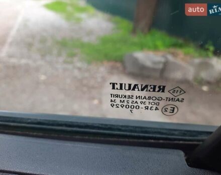 Синий Рено Меган, объемом двигателя 1.6 л и пробегом 217 тыс. км за 5300 $, фото 76 на Automoto.ua
