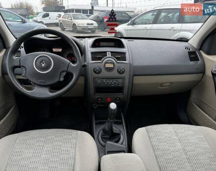 Синий Рено Меган, объемом двигателя 1.6 л и пробегом 184 тыс. км за 5500 $, фото 11 на Automoto.ua