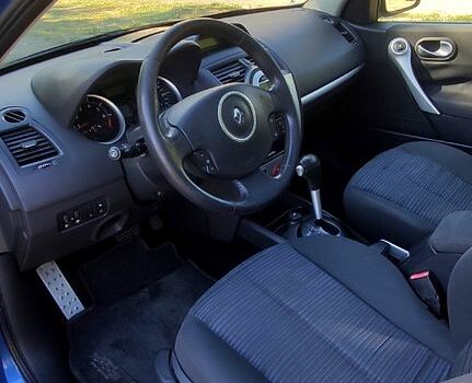 Синий Рено Меган, объемом двигателя 1.6 л и пробегом 200 тыс. км за 5500 $, фото 8 на Automoto.ua