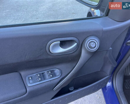 Синий Рено Меган, объемом двигателя 1.6 л и пробегом 202 тыс. км за 5999 $, фото 44 на Automoto.ua