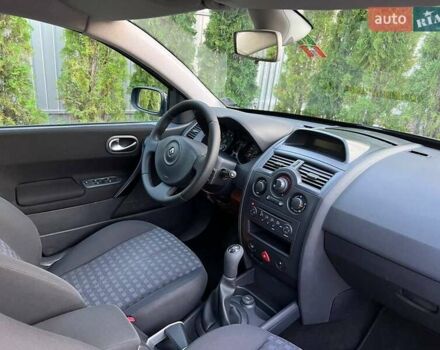 Синий Рено Меган, объемом двигателя 1.6 л и пробегом 212 тыс. км за 5600 $, фото 117 на Automoto.ua