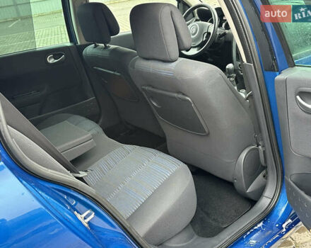 Синій Рено Меган, об'ємом двигуна 2 л та пробігом 174 тис. км за 5690 $, фото 14 на Automoto.ua