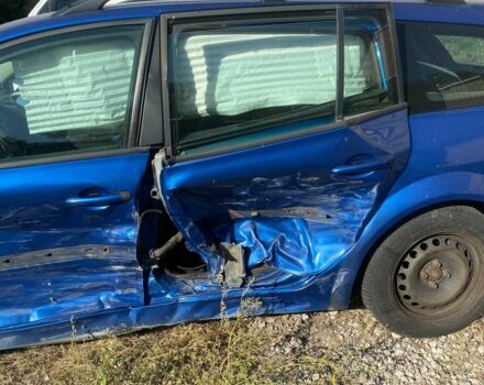 Синий Рено Меган, объемом двигателя 1.9 л и пробегом 397 тыс. км за 1120 $, фото 4 на Automoto.ua