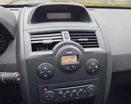 Синий Рено Меган, объемом двигателя 1.6 л и пробегом 350 тыс. км за 5000 $, фото 11 на Automoto.ua