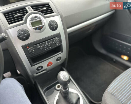 Синій Рено Меган, об'ємом двигуна 2 л та пробігом 174 тис. км за 5690 $, фото 15 на Automoto.ua