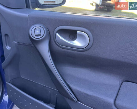 Синий Рено Меган, объемом двигателя 1.6 л и пробегом 202 тыс. км за 5999 $, фото 54 на Automoto.ua