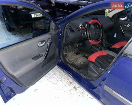 Синий Рено Меган, объемом двигателя 1.6 л и пробегом 206 тыс. км за 3999 $, фото 5 на Automoto.ua