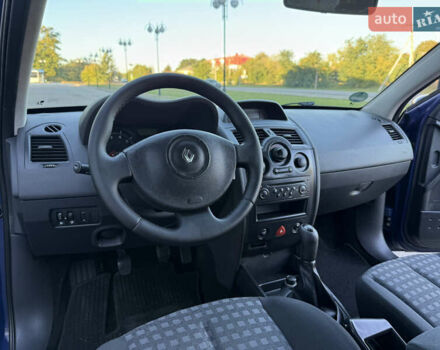 Рено Меган 2009 у Белой Церкве на Automoto.ua Синій Рено Меган, об'ємом двигуна 1.6 л та пробігом 202 тис. км за 5500 $, фото 78 на Automoto.ua