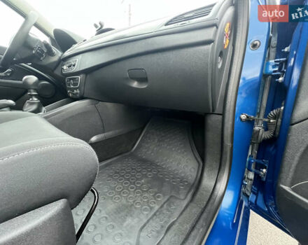 Синий Рено Меган, объемом двигателя 1.6 л и пробегом 252 тыс. км за 7000 $, фото 42 на Automoto.ua