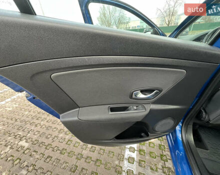 Синій Рено Меган, об'ємом двигуна 1.6 л та пробігом 252 тис. км за 6750 $, фото 33 на Automoto.ua