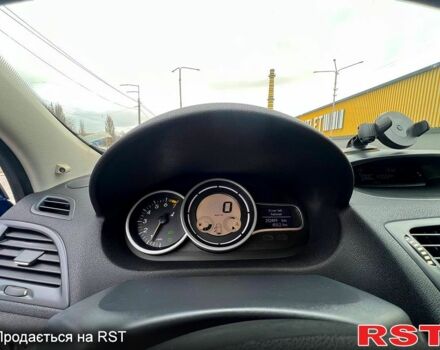 Синий Рено Меган, объемом двигателя 1.6 л и пробегом 252 тыс. км за 7200 $, фото 5 на Automoto.ua