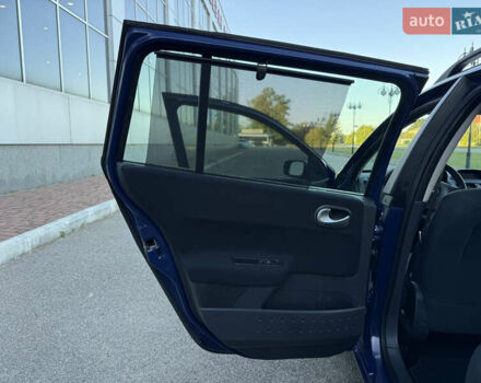 Рено Меган 2009 у Белой Церкве на Automoto.ua Синій Рено Меган, об'ємом двигуна 1.6 л та пробігом 202 тис. км за 5500 $, фото 82 на Automoto.ua